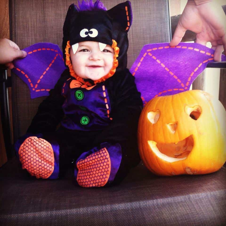 Hóa trang Halloween em bé ngộ nghĩnh